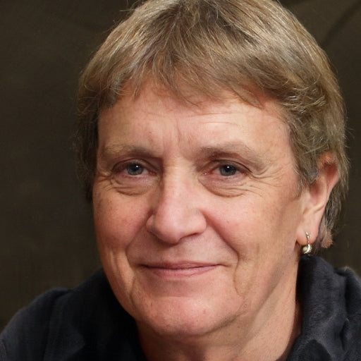 <em>Elena Molina</em>